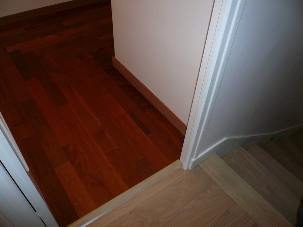 Parquet en ipé posé dans une salle de bain